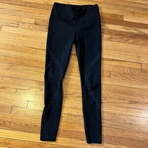 Athleta Leggings Womens XS Accelerate Lasercut 7/8 Tight Black Pants